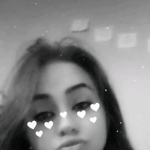 Meet your Posher, Chloe